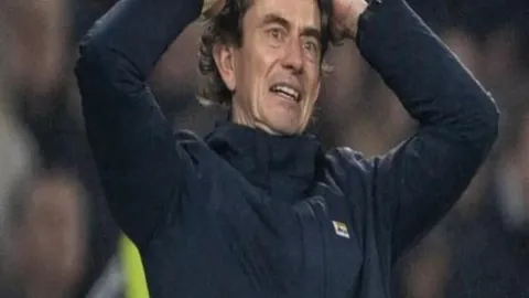 曼联传奇接待员离世：半世纪前台守护者，贝克汉姆忆其言