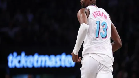 王宗源和龙道一在多哈游泳世锦赛卫冕成功，中国队再夺双金荣耀